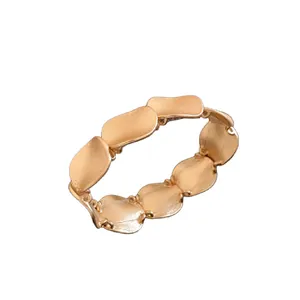 Minimalistisches mattgoldenes Metall-Gliederarmband im koreanischen Stil für Damen