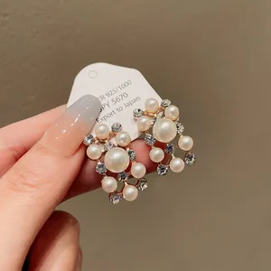 Eleganti orecchini rettangolari placcati oro stile vintage francese con perle e cristalli