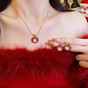 Zirconia Resin Lychee Fruit Jewelry Set For Women Red Simulated Fruit Necklace And Earrings Set Niche Design Jewelry Set
