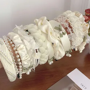 Cerchietto da Donna in Stoffa Fresco e Dolce Con Fiori Perle Artificiali e Strass Cerchietto Alto Accessori per Capelli