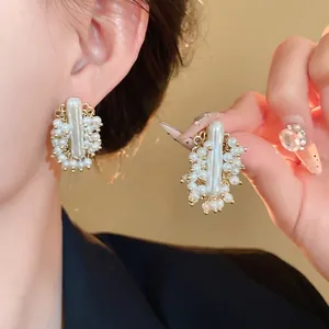Orecchini a Bottone Francesi Vintage in Perla Artificiale per Donna Lega Placcata Oro Eleganti Orecchini Geometrici Con Perno in Argento Gioielli