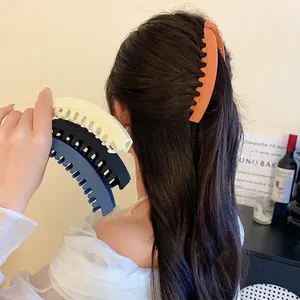 Barrette à Cheveux en Acrylique Dépoli Minimaliste Élégante Pince Banane Mode Clip à Ressort Accessoire de Cheveux pour Femmes