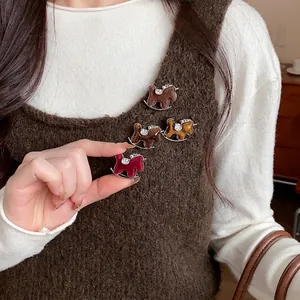Vintage Rocking Horse Brooch For Women Flocked Resin Horse Pin With Rhinestones Elegant Chinese Style Suit Accessories Gift