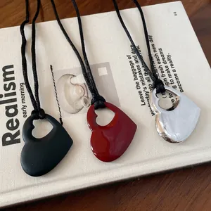 Collier Pendentif Cœur Évidé Minimaliste Coréen Pour Femmes Chaîne Longue En Alliage Pour Pull Bijoux De Mode INS Polyvalents