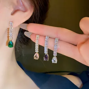 Boucles d'oreilles goutte de luxe avec zircons baguettes en plusieurs couleurs