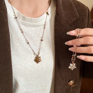 Collier Pendentif Étoile en Pierre Œil de Tigre Vintage Maillard pour Femmes Ras du Cou en Corde Tressée à la Main Bijoux Mode
