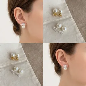 Eleganti Orecchini a Bottone in Perla Artificiale a Forma di Fiore per Donna Gioielli di Moda con Strass Perno in Argento Oro Argento