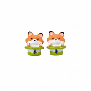 Orecchini a lobo a forma di volpe in smalto con ago in argento S925 per un look carino