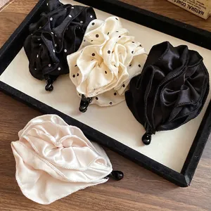 Eleganti fermagli per capelli in tessuto a fiori pieghettati con pois da donna