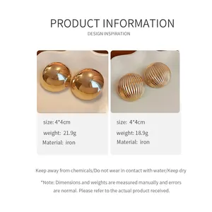 Detailed product information for gold metal striped semi-circle stud earrings