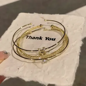 Set di bracciali aperti placcati in oro con lettera H e zirconi stile lussuoso