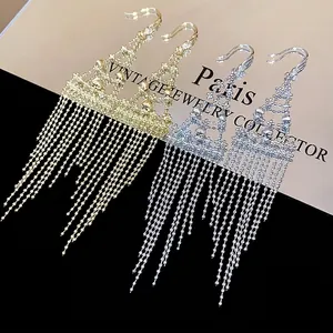 Elegantes pendientes largos de borla con circonitas geométricas en acabado oro y plata