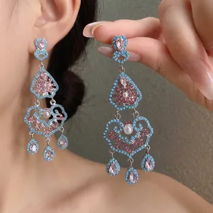 Boucles d'Oreilles Goutte Style Cour Vintage Alliage Strass Perle Artificielle Fleur Évidée Frange Tige en Argent