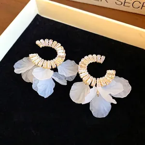 Orecchini a Cerchio con Nappa e Petalo in Zirconia per Donna Gioielli in Rame con Perno in Argento Eleganti Orecchini a Fiore