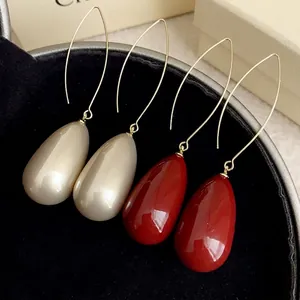 Elegant French style geometric teardrop pearl earrings with gold hooks for women
