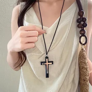 Collana con Ciondolo a Croce in Ecopelle Vintage per Donna Uomo Catena a Croce Minimalista a Strati Retro Gioielli da Collo Geometrici Regalo