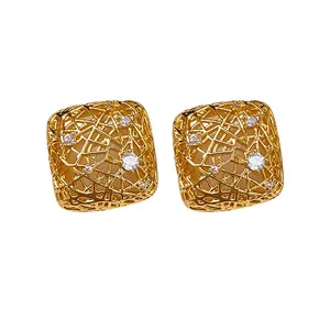 Elegante goldene quadratische Hohlnetz-Ohrstecker mit Zirkonia-Steinen und Silberstiften