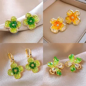 Luxus Künstlicher Kristall Blume Schmetterling Ohrstecker mit Silber Ohrringpfosten Vergoldeter Eleganter Schmuck für Damen Geschenk