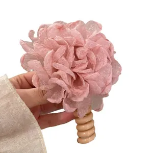 Eleganter rosa Blumen-Telefonkabel-Haargummi für süßes und vielseitiges Haarstyling