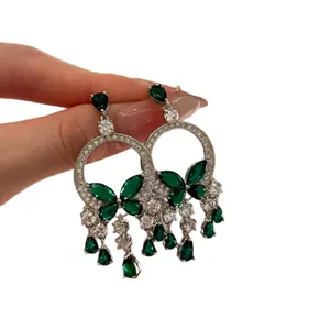 Boucles d'oreilles pampilles en argent avec fleurs en zircon vert et clair