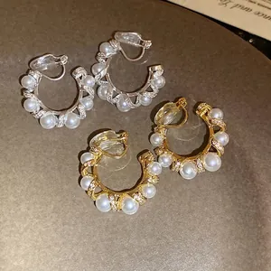 Élégantes boucles d'oreilles clips en C torsadé plaqué or 18k avec perles et zircons