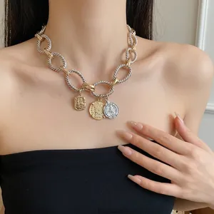 Collar Vintage de Aleación con Cadena de Torsión Dorado Plateado Bicolor Geométrico Moneda Medallón Punk Joyería para Mujer