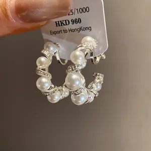 Boucles d'oreilles perles en C torsadées avec zircons, bijoux vintage plaqués or 18k chic