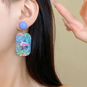 Tropische Flamingo-Acryl-Ohrhänger mit blauem Stecker für Damen
