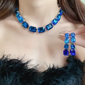 Parure de bijoux vintage en cristal bleu de luxe avec collier et boucles d'oreilles
