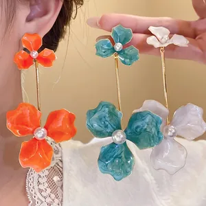 Süße Emaille Blume Anhänger Tropfen Ohrringe Mit Künstlicher Perle Elegante Ohrringpfosten Lange Florale Ohrringe Für Damen Schmuck