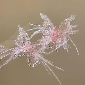Handgefertigte Schmetterlingskette aus Kristall mit rosa Federn im Prinzessinnen-Stil