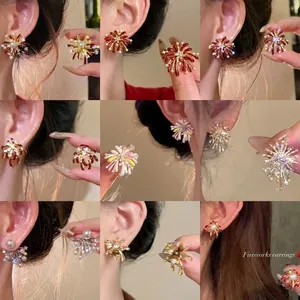 Boucles d'Oreilles Clous en Alliage de Feux d'Artifice avec Strass et Perle Artificielle avec Tige en Argent Sterling 925 pour Femmes Bijoux Festifs du Nouvel An