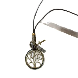 Collier pendentif Arbre de vie vintage avec finition bronze antique et cordon brun