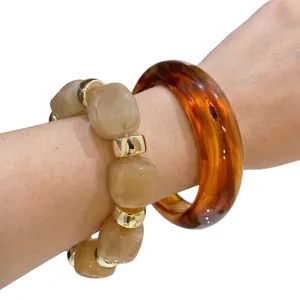 Vintage acrylic chunky bead bracelet with tortoiseshell pattern marbled bangle