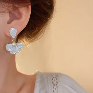 Orecchini pendenti a fiore in smalto bianco con ago in argento S925, gioielli stile foresta