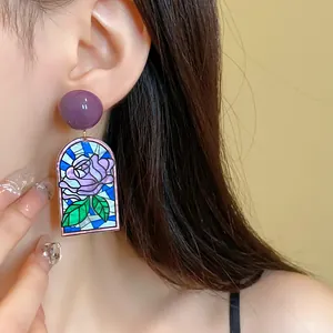Boucles d'oreilles pendantes vintage rose vitrail pour femmes avec perle mauve