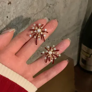French Vintage Fireworks Artificial Pearl Stud Earrings For Women Light Luxury Rhinestone Alloy Earrings With Silver Post