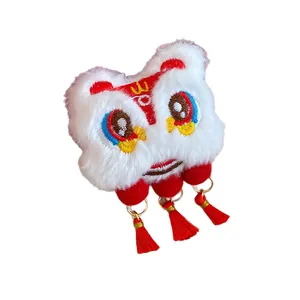 Pince à cheveux traditionnelle lion chinois en peluche avec glands rouges pour le Nouvel An