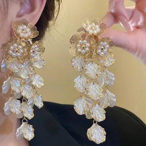 Élégantes Boucles d'Oreilles Pendantes à Gland en Fleur d'Alliage Avec Tige en Argent Sterling 925 Perle Artificielle Boucles d'Oreilles Longues pour Femme Bijoux de Fête