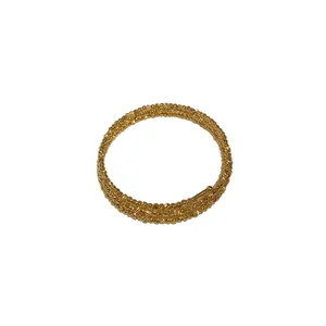 Elegante bracciale rigido dorato multistrato con un raffinato design granulato per donna.