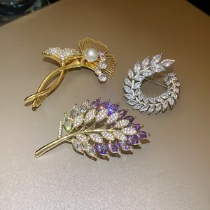 Luxury Zirconia Artificial Pearl Brooch For Women Gold Silver Plated Ginkgo Leaf Flower Wreath Elegant Fashion Pins For Banquet Wedding Jewelry