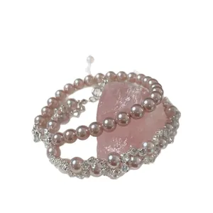 Elegantes rosa Perlenarmband mit gewebten Rosenzirkon-Blumendetails für Damen