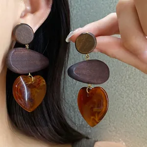 Vintage ethnic style wood and amber resin heart drop earrings for women's fashion jewelry