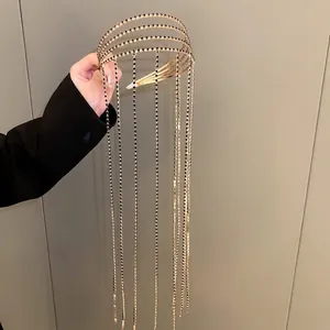 Cerchietto multistrato dorato con lunghe nappe di frange in cristallo nero da donna
