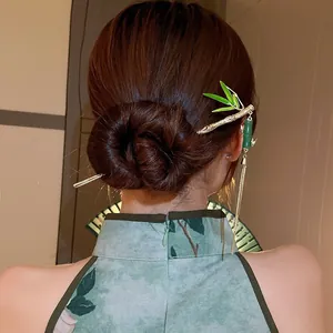 Pic à cheveux élégant feuille de bambou avec long gland pour coiffure traditionnelle