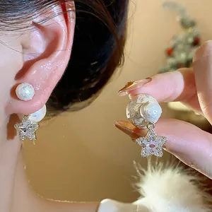 Französischer Retro Vergoldete Stern Ohrstecker mit Künstlicher Perle und Zirkonia Akzenten Silber Ohrringpfosten Damen Schmuck