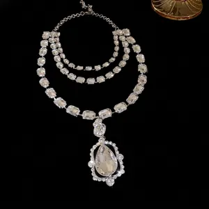 Luxuriöse mehrlagige Kristallkette mit großem Tropfenanhänger im Vintage-Stil