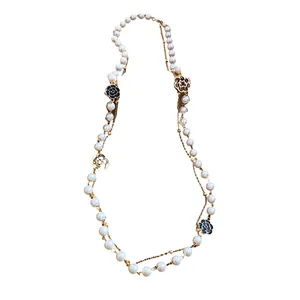 Vintage French style double-layer pearl necklace with black and white camellia flowers
