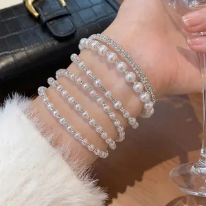 Elegantes mehrlagiges Armband-Set mit Strass und Perlen für Damen im luxuriösen Look