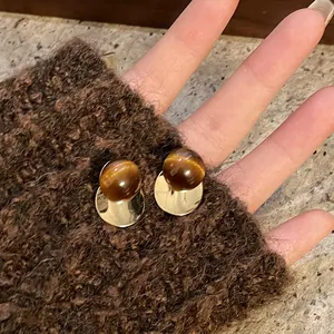 Vintage Maillard Style Resin Round Stud Earrings For Women Brown Gold Alloy Personal Versatile Jewelry Accessory Gift